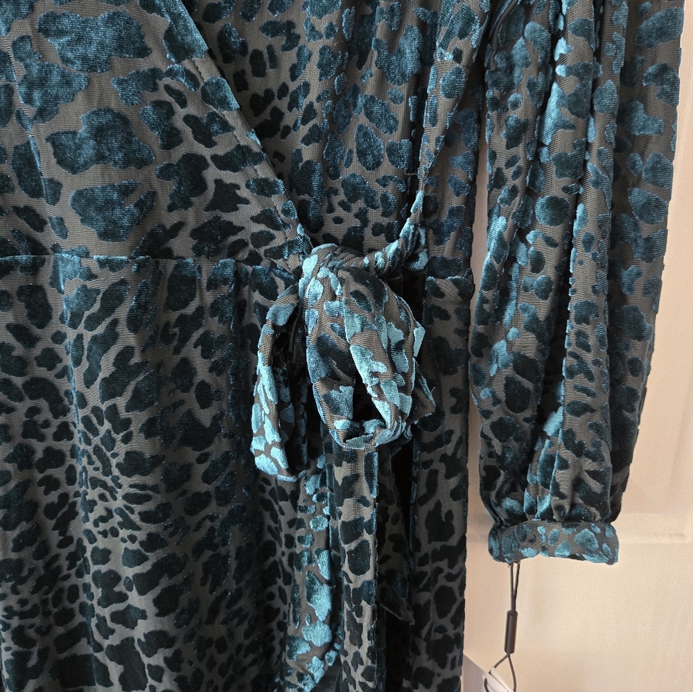Calvin Klein Animal Print Malachite Velvet Midi Goth Witch Glam Wrap Dress Sz 8 - Picture 8 of 8